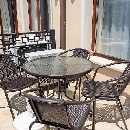Beachfront Bliss-1br Sea View Flat In Golden Sands By Flat Mаnаger Варна