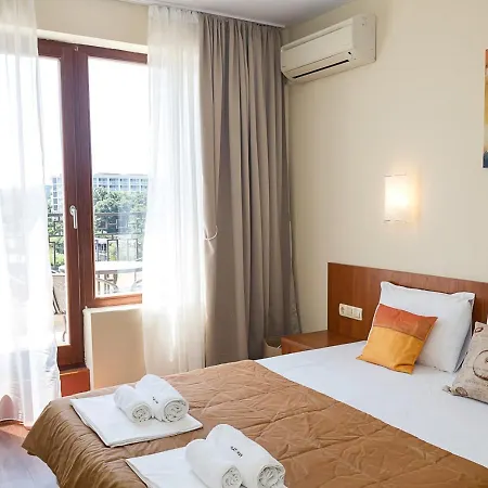 Beachfront Bliss-1br Sea View Flat In Golden Sands By Flat Mаnаger * Варна