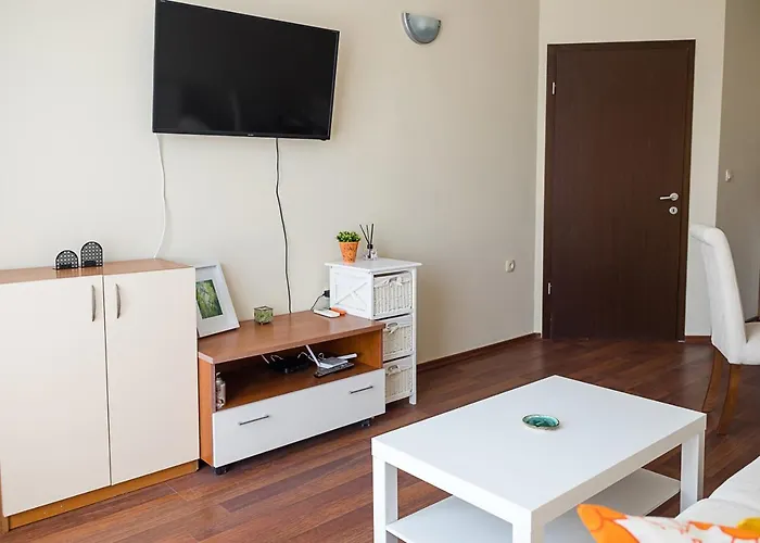 Daire Beachfront Bliss-1br Sea View Flat In Golden Sands By Flat Mаnаger