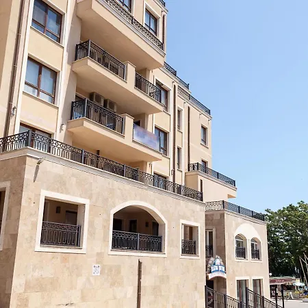 Апартаменти Beachfront Bliss-1br Sea View Flat In Golden Sands By Flat Mаnаger Варна