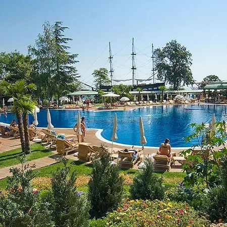 Beachfront Bliss-1br Sea View Flat In Golden Sands By Flat Mаnаger Apartment