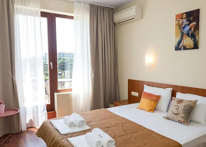 Beachfront Bliss-1br Sea View Flat In Golden Sands By Flat Mаnаger * Várna